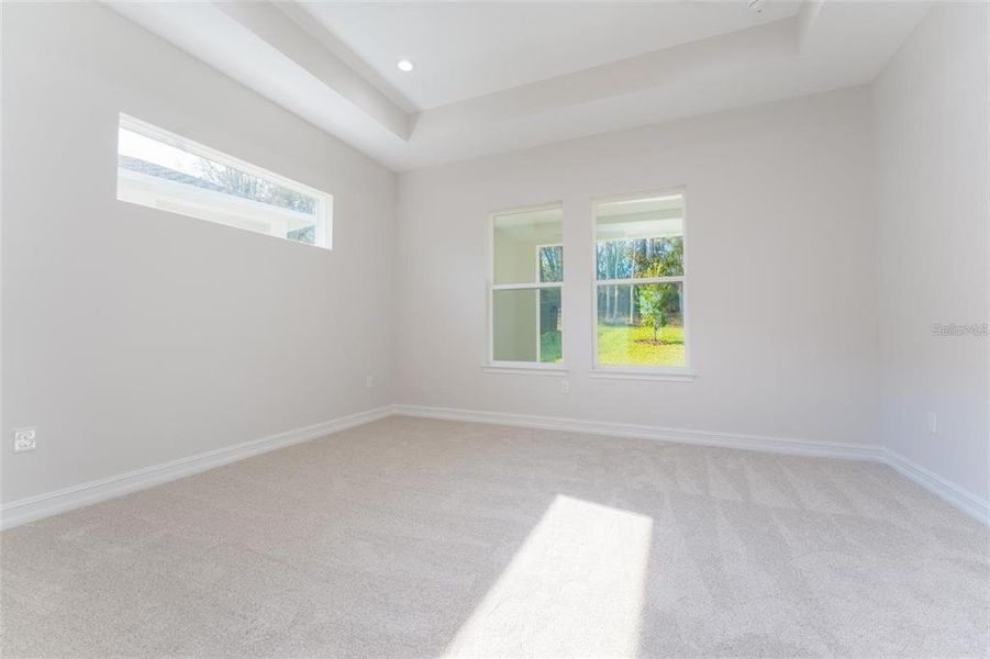 Spacious, unfurnished interior of a new home in Southern Hills Plantation, Brooksville (Image 18).