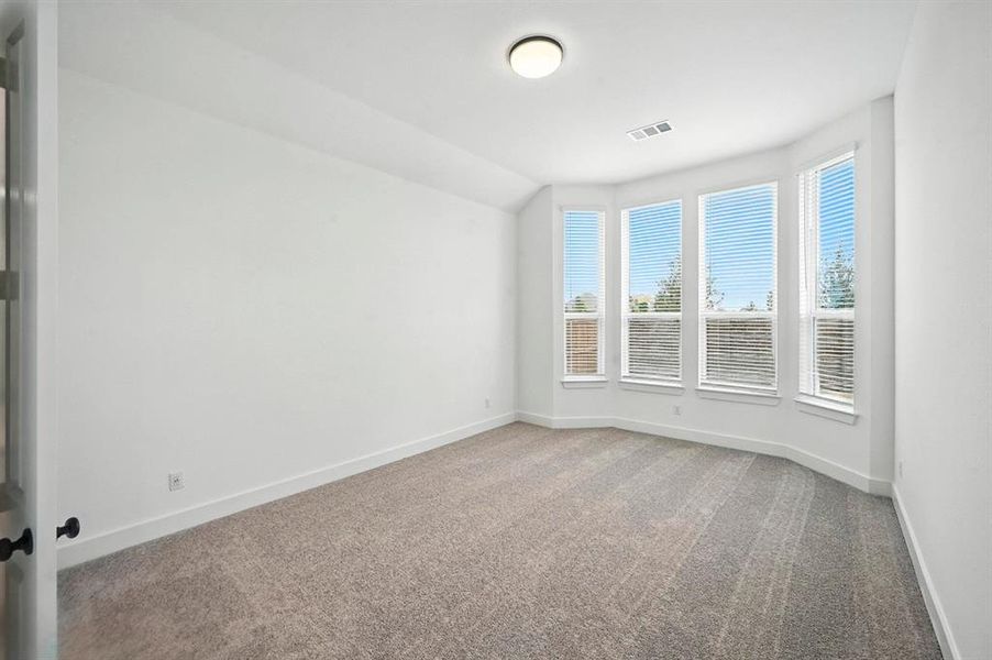 Spacious, unfurnished interior of a new home in Wellington: 50ft. lots, Haslet (Image 18).