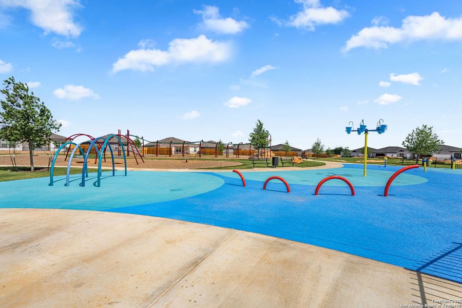 Community amenities in , Lytle (Image 21).