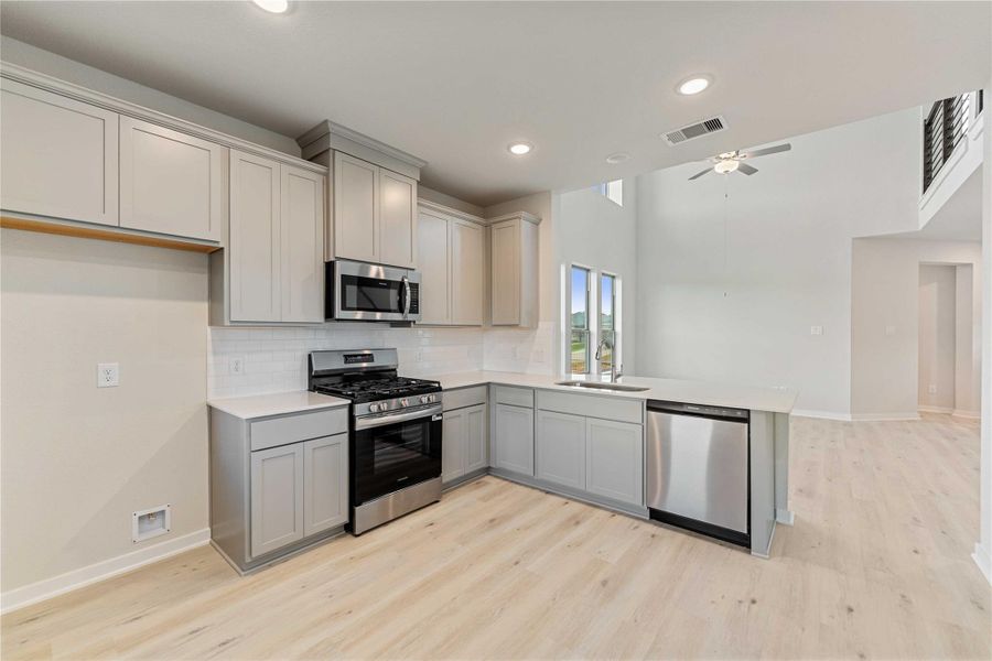 Furnished interior view inside a new home in Magnolia Springs, Montgomery (Image 9).