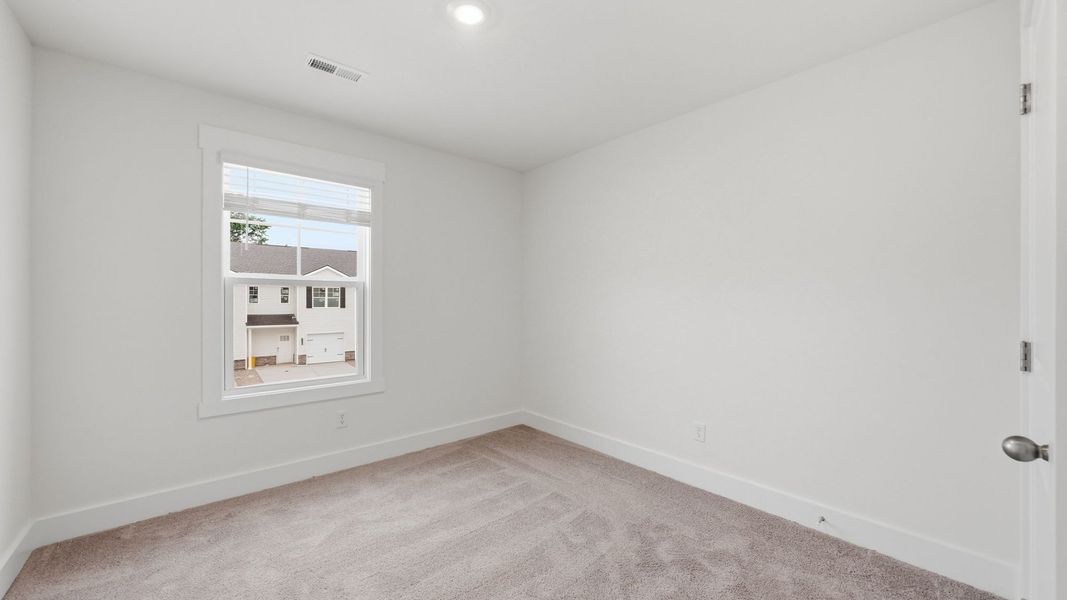 Spacious, unfurnished interior of a new home in Fieldcrest Acres Townhomes, Blountville (Image 19).