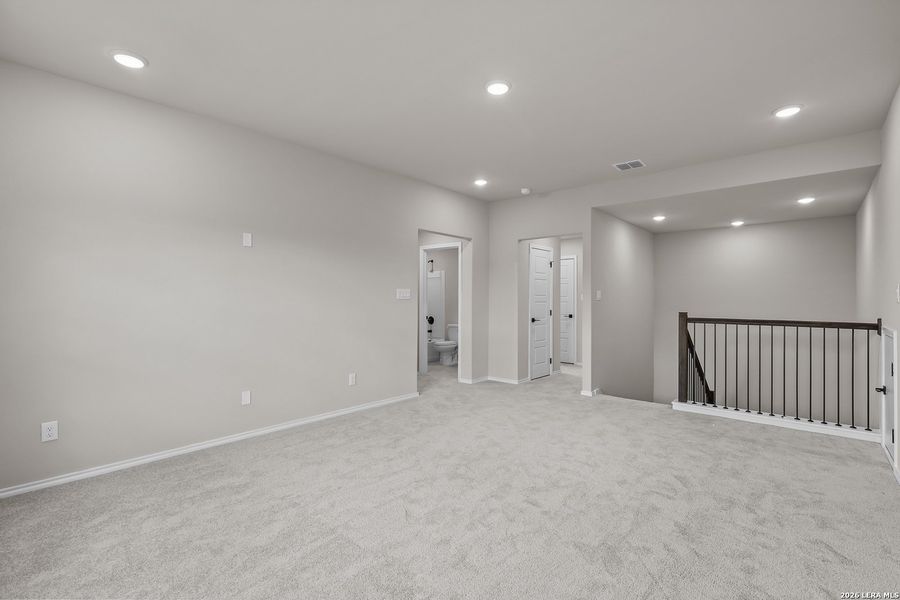 Spacious, unfurnished interior of a new home in Royal Crest, San Antonio (Image 41).