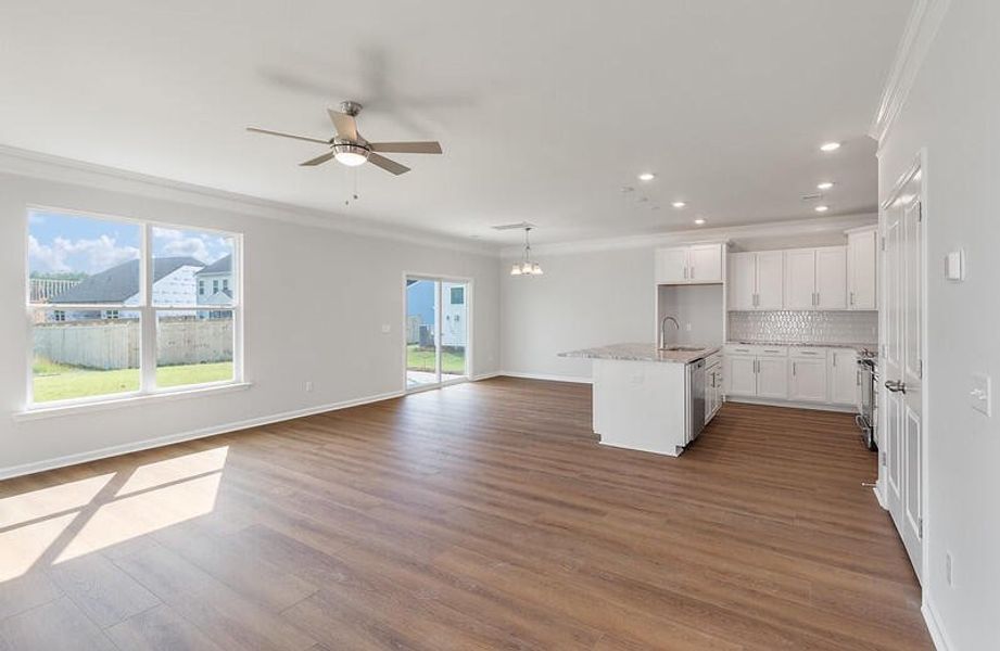 Spacious, unfurnished interior of a new home in Parker's Preserve, Ridgeville (Image 13).