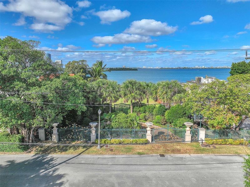 Image 21 of a home in .