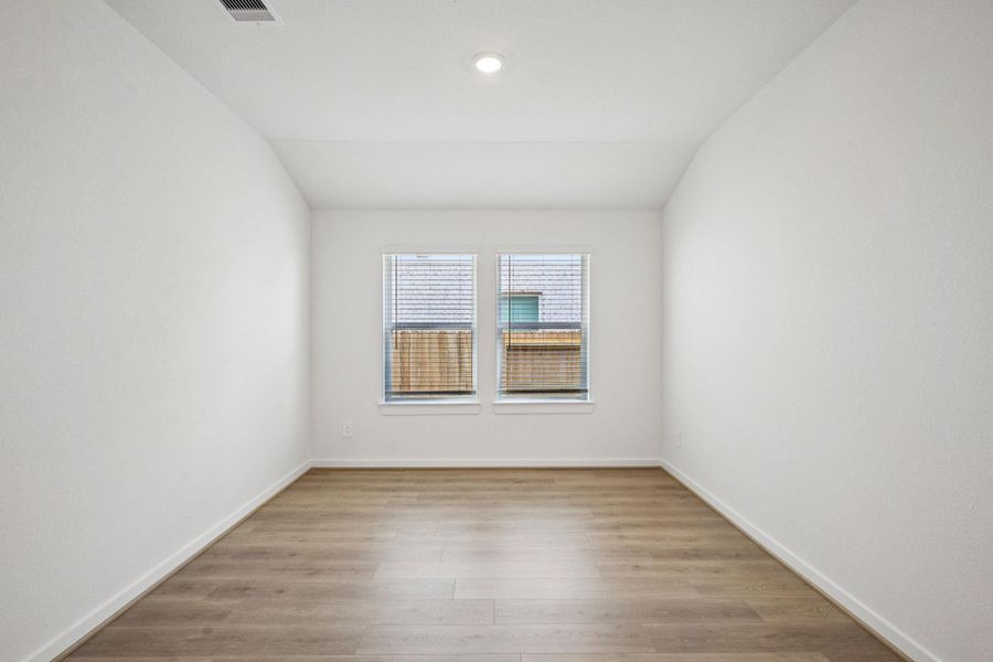 Spacious, unfurnished interior of a new home in Southwinds, Baytown (Image 23). Spacious, unfurnished interior of a new home in Southwinds, Baytown (Image 23).