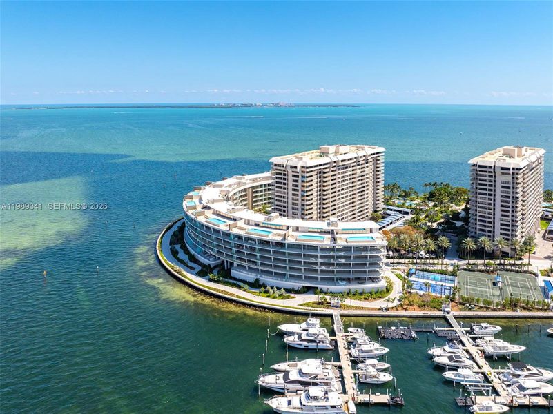 Condo located in Miami, FL showcasing its design and architecture (Image 36).