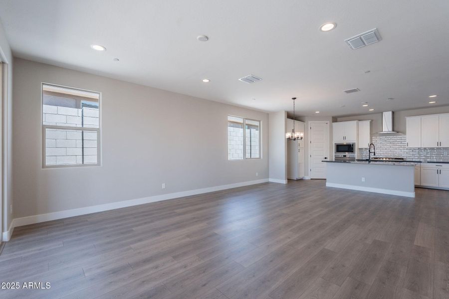 8-web-or-mls-Peoria-8 8-web-or-mls-Peoria-8