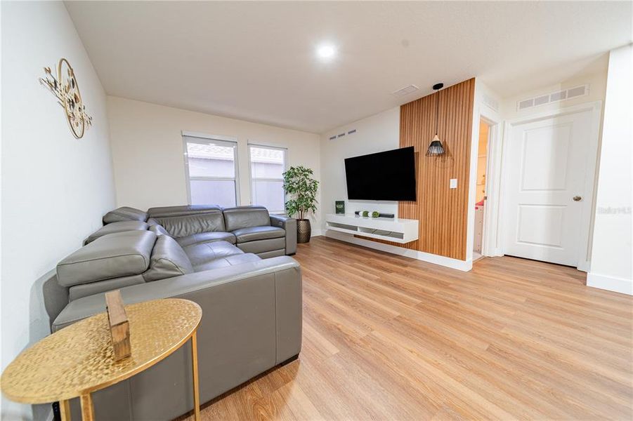 Furnished interior view inside a new home in , Kissimmee (Image 9).