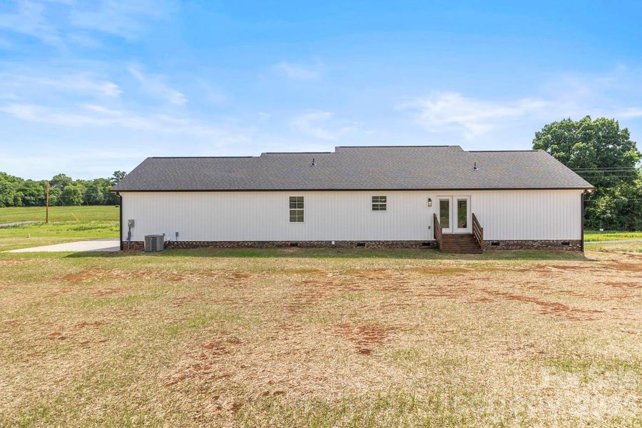 Exterior details and patio area of a home in , Lincolnton (Image 21).