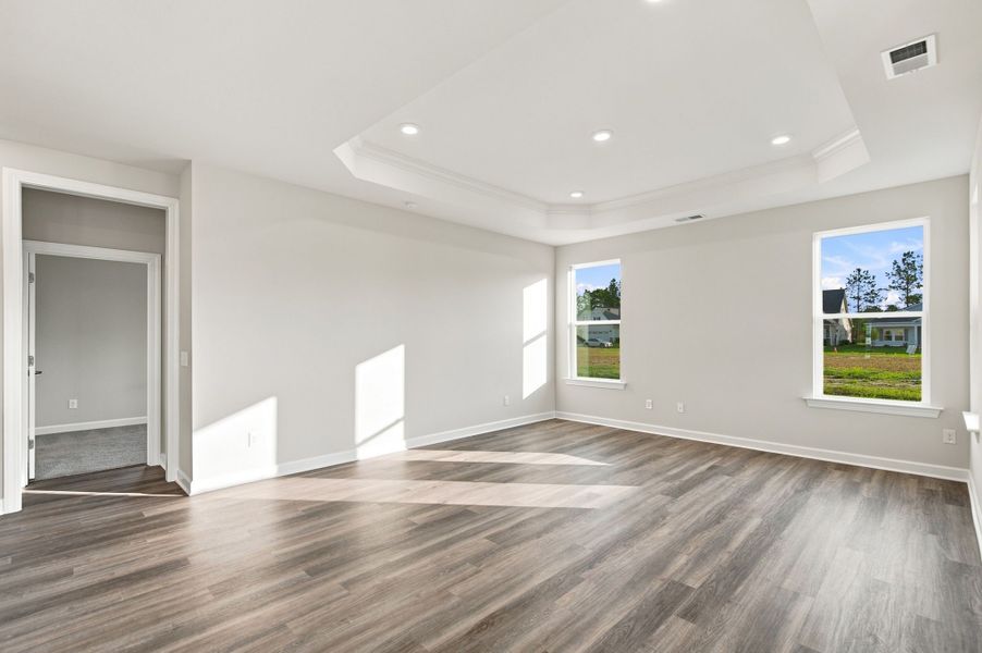 Spacious, unfurnished interior of a new home in Terrapin, Leland (Image 11).