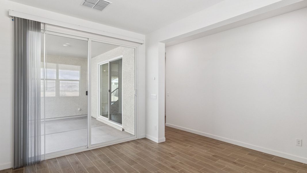 Representative unfurnished interior of a home built from the Crow by D.R. Horton in Zanjero Pass, Glendale (Image 27).