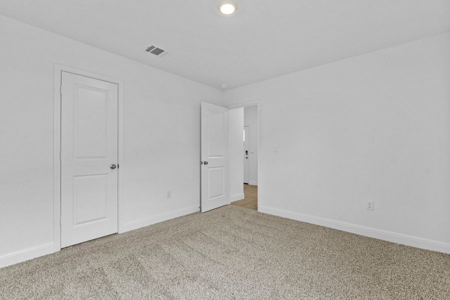 Spacious, unfurnished interior of a new home in Riverview, Georgetown (Image 11).