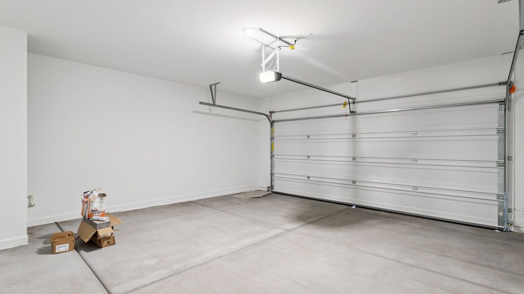 Spacious, unfurnished interior of a new home in Elena Trails, Maricopa (Image 28).