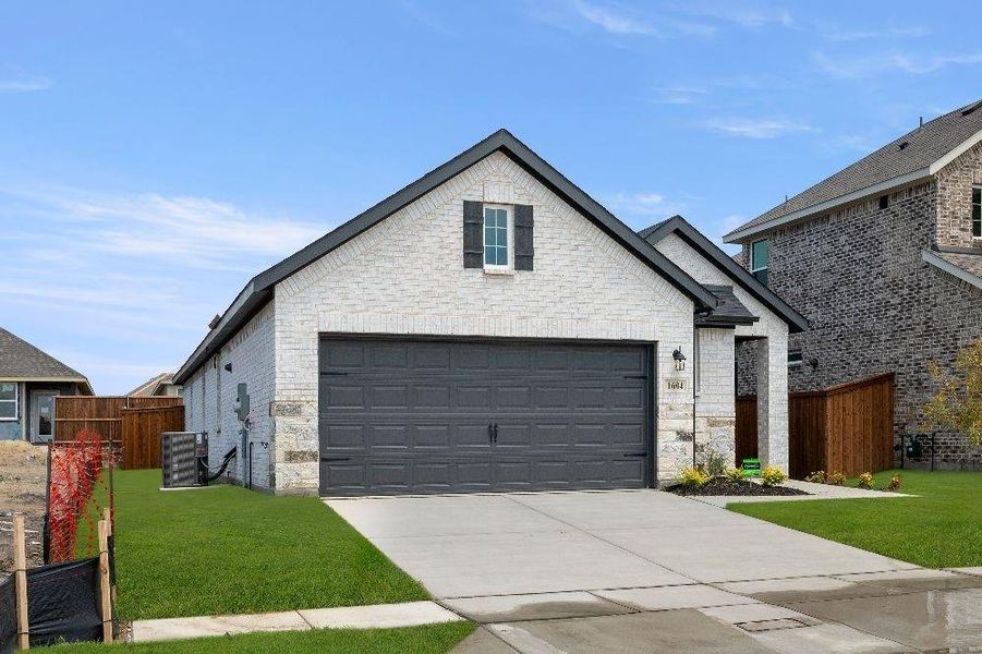 04. 1604 Grassy Pond - Front (3) 04. 1604 Grassy Pond - Front (3)