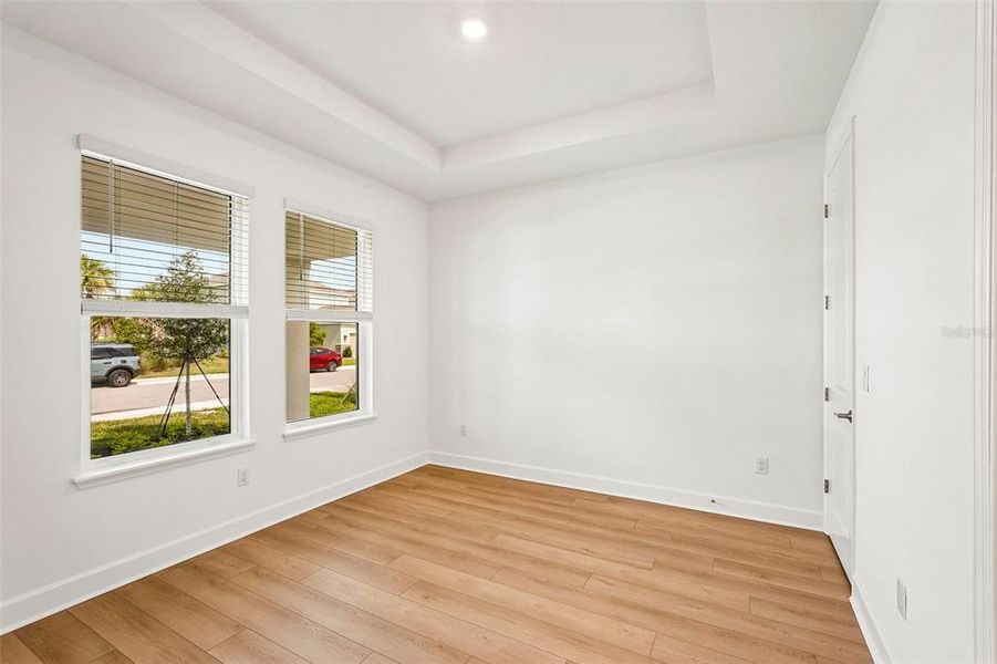 Spacious, unfurnished interior of a new home in Tiburon, Nokomis (Image 29).