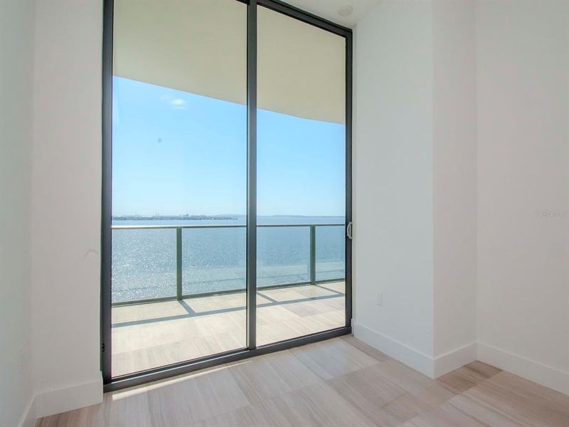 Spacious, unfurnished interior of a new home in , Tampa (Image 59). Spacious, unfurnished interior of a new home in , Tampa (Image 59).