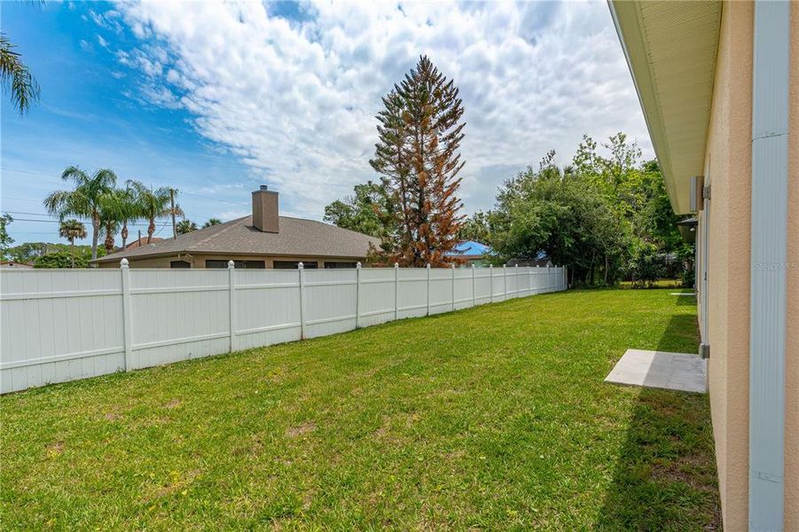 Exterior details and patio area of a home in , Daytona Beach (Image 26).