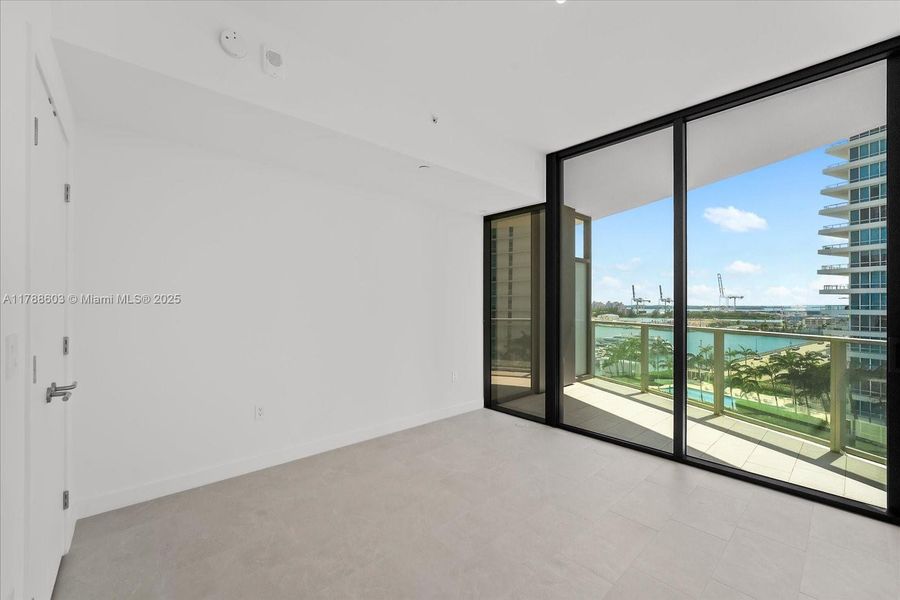 Spacious, unfurnished interior of a new home in Five Park, Miami Beach (Image 8). Spacious, unfurnished interior of a new home in Five Park, Miami Beach (Image 8).