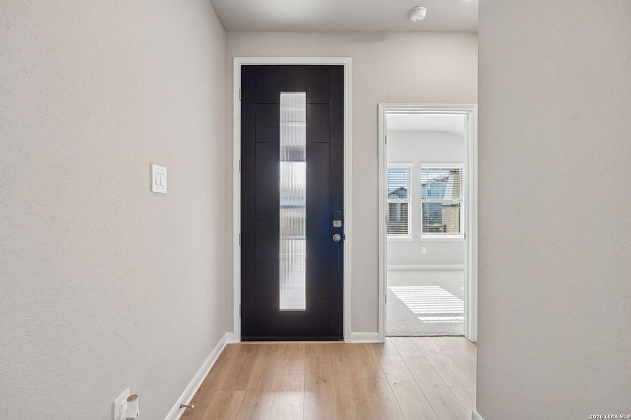 Spacious, unfurnished interior of a new home in Remington Ranch, San Antonio (Image 44).