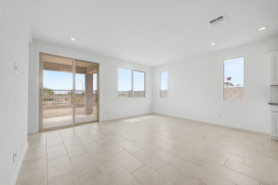 Spacious, unfurnished interior of a new home in Mason Ranch II, Surprise (Image 9).