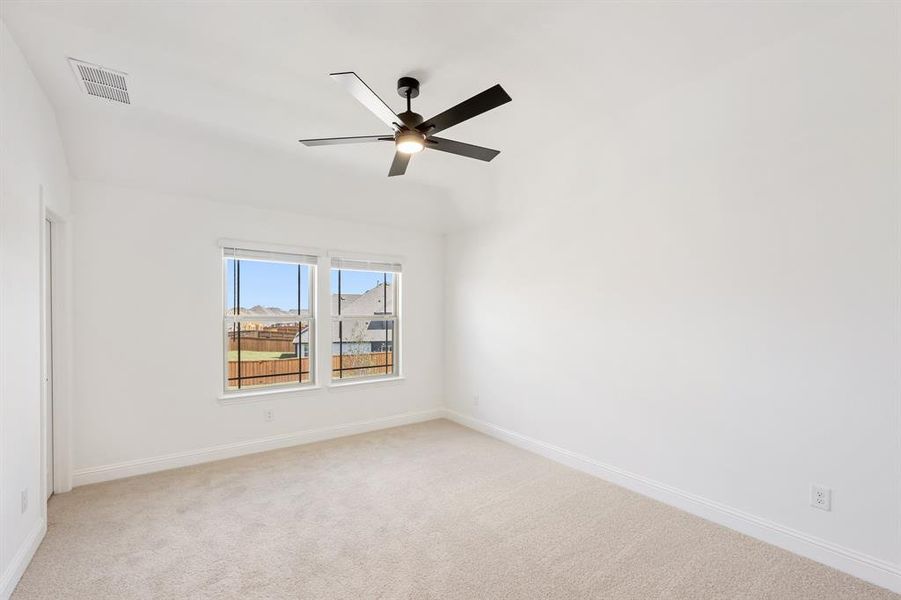 Spacious, unfurnished interior of a new home in Terracina, Rockwall (Image 27). Spacious, unfurnished interior of a new home in Terracina, Rockwall (Image 27).
