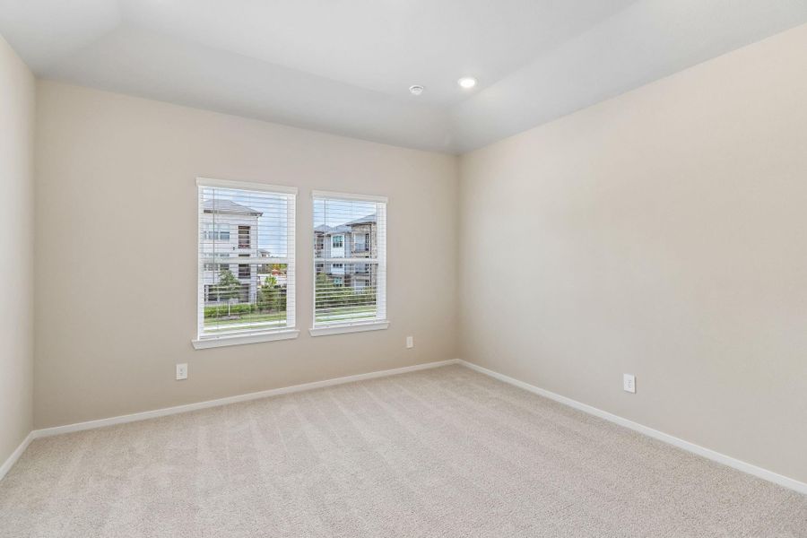 Spacious, unfurnished interior of a new home in Parkway Commons - City Series, Missouri City (Image 23).