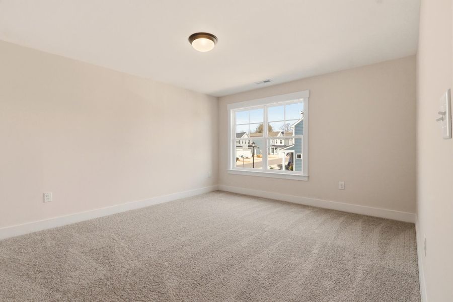 Spacious, unfurnished interior of a new home in Harbor Crossing, Greensboro (Image 34).