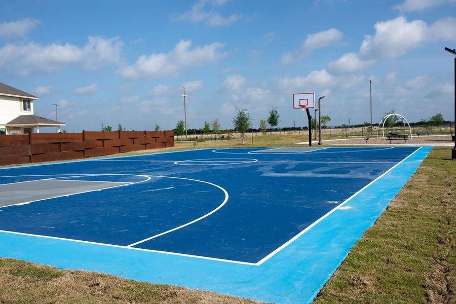 Community amenities in , College Station (Image 10).