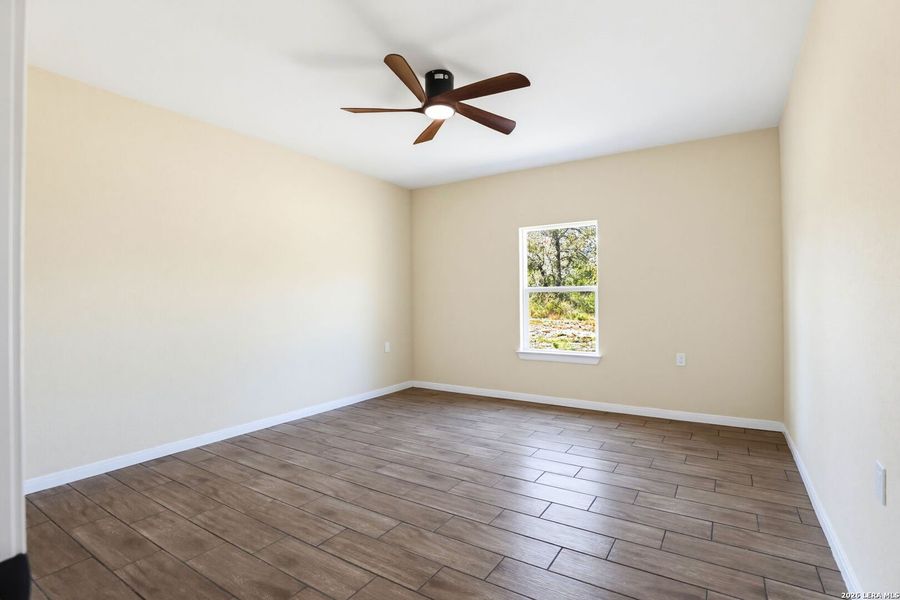 Spacious, unfurnished interior of a new home in , Poteet (Image 17).