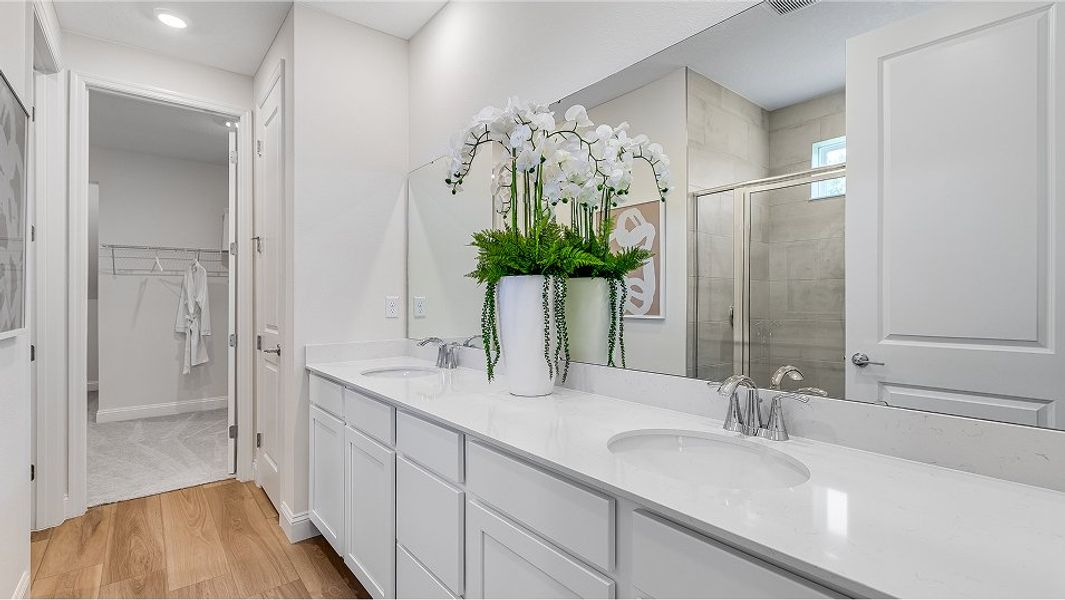 3026 Trinidad II Owners Bath 2of2 F1