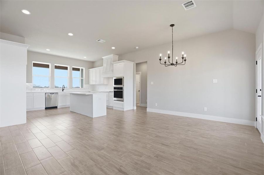 Spacious, unfurnished interior of a new home in Taylor Ranch, Springtown (Image 25).