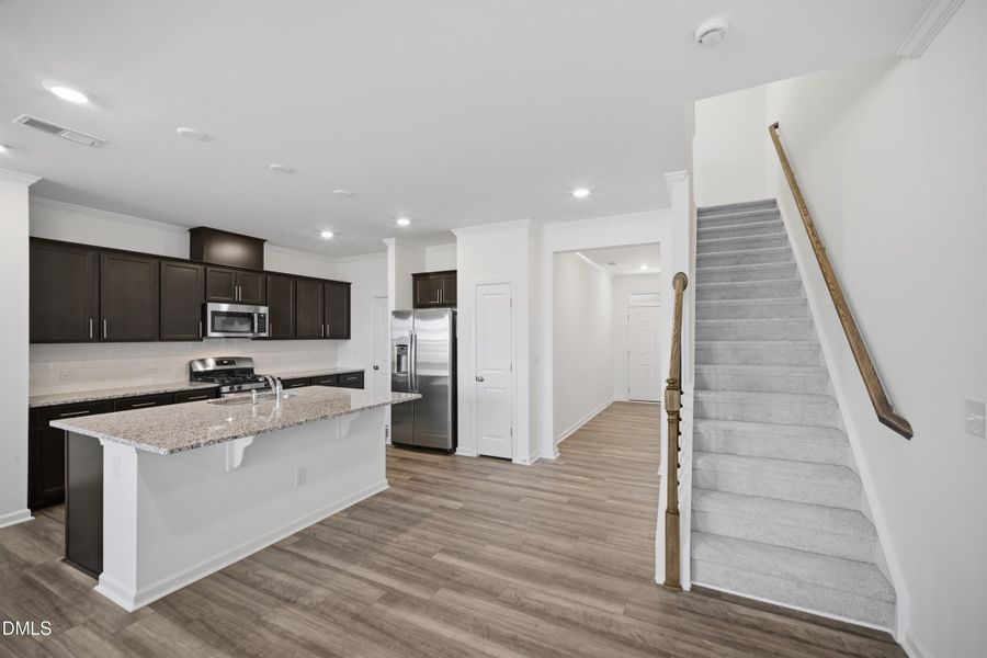 SUN_Everlee_Pic_CarsonII_QMI_229_Kitchen