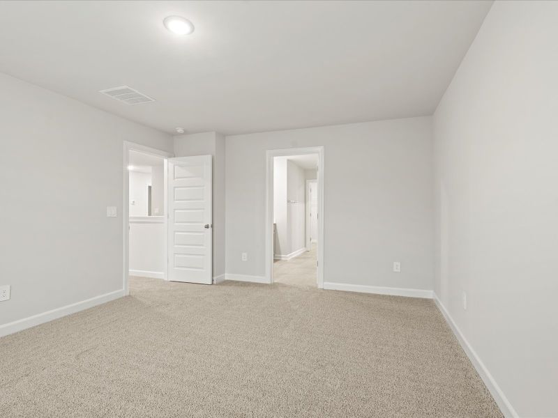 Spacious, unfurnished interior of a new home in Creek Ridge - Signature Collection, Spartanburg (Image 7).