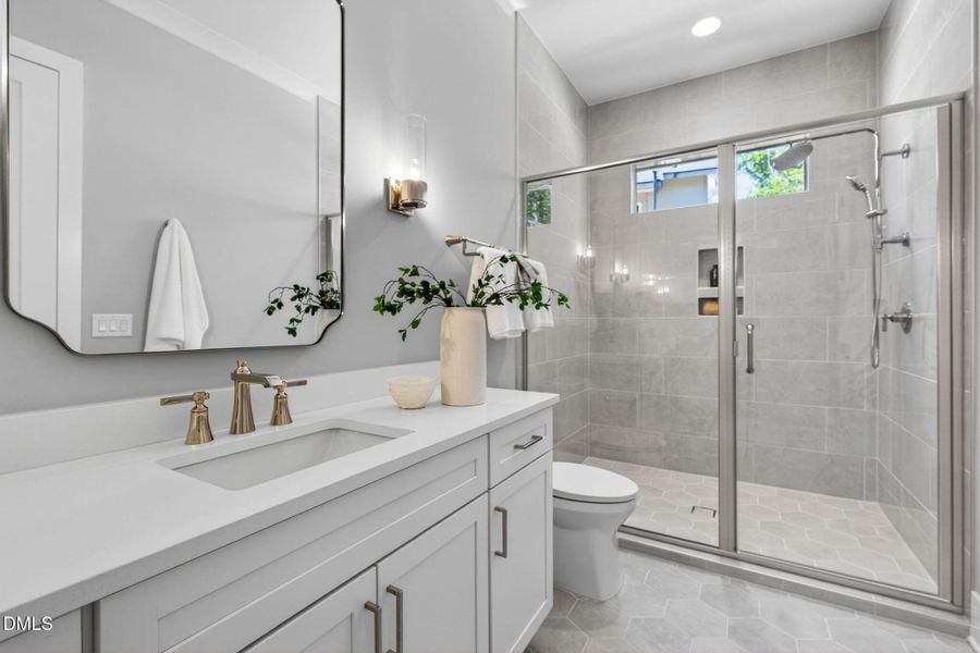 166_166-3340-colby-chase-dr-bathroom-3 166_166-3340-colby-chase-dr-bathroom-3