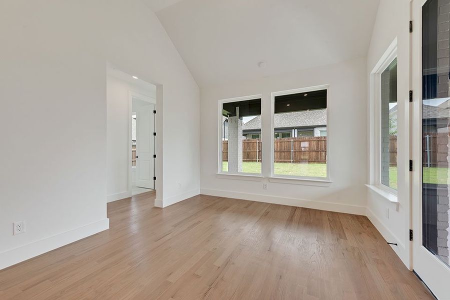 Spacious, unfurnished interior of a new home in Tavolo Park, Fort Worth (Image 27). Spacious, unfurnished interior of a new home in Tavolo Park, Fort Worth (Image 27).