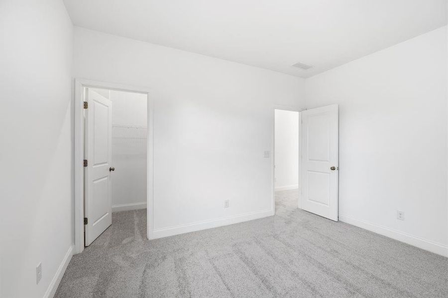 Spacious, unfurnished interior of a new home in Auburn Glen, Dacula (Image 29).