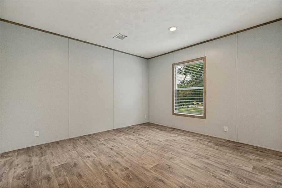 Spacious, unfurnished interior of a new home in , Anna (Image 23).