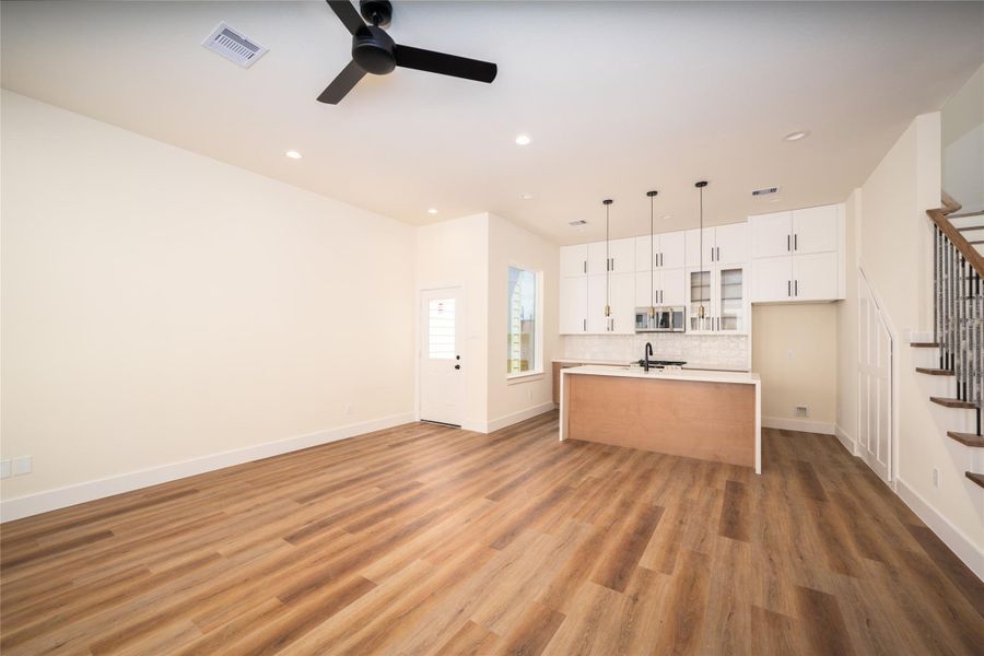 Spacious, unfurnished interior of a new home in , Houston (Image 28).