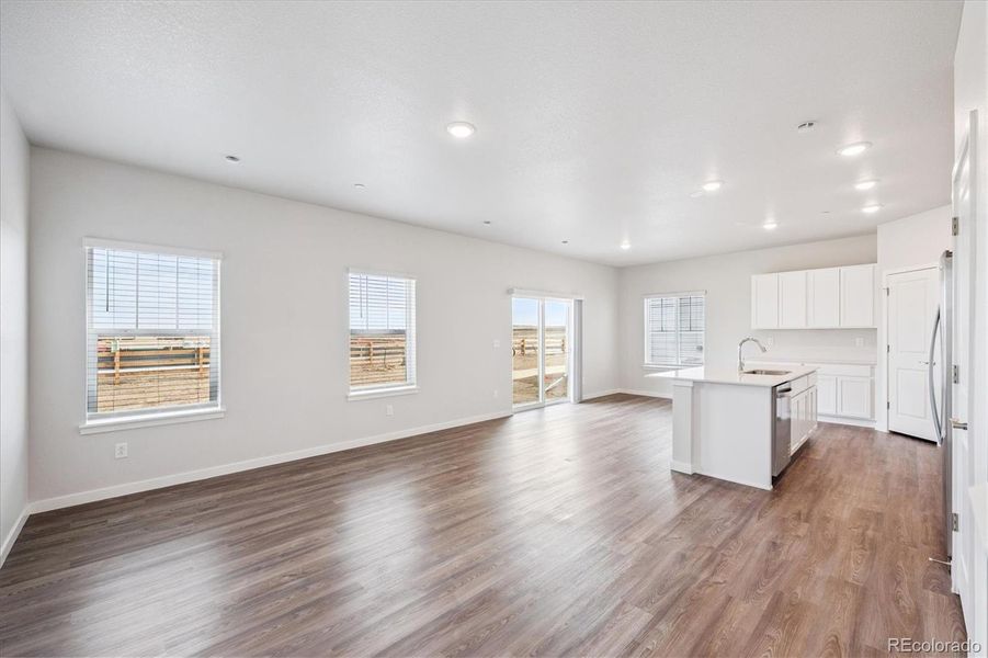 Spacious, unfurnished interior of a new home in Legato, Commerce City (Image 21).