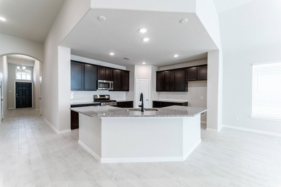 Furnished interior view inside a new home in Canterra Creek, Rosharon (Image 6).