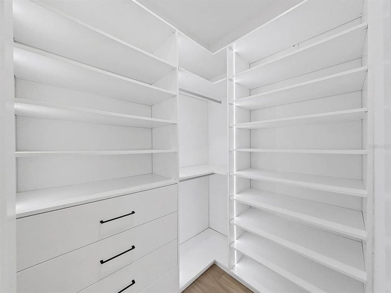 Spacious, unfurnished interior of a new home in Southern Hills Plantation, Brooksville (Image 35).