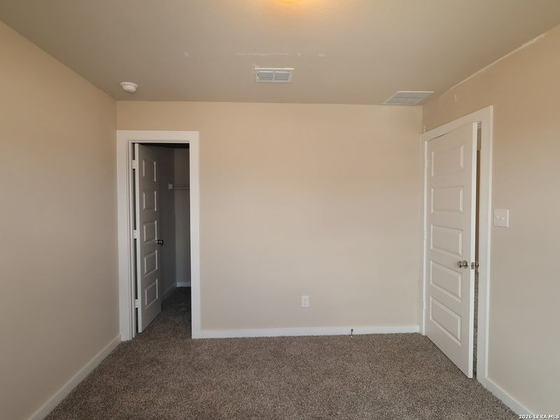 Spacious, unfurnished interior of a new home in Mesquite Ridge, San Antonio (Image 30). Spacious, unfurnished interior of a new home in Mesquite Ridge, San Antonio (Image 30).