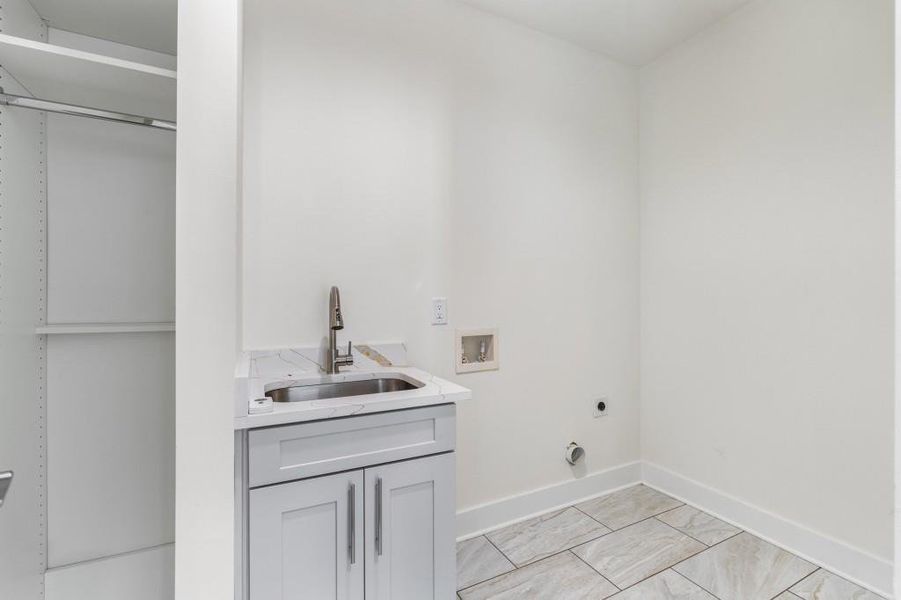 Furnished interior view inside a new home in , Atlanta (Image 16).