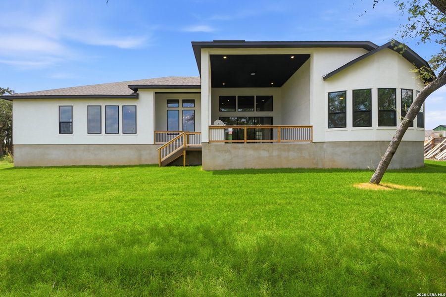 Exterior details and patio area of a home in Shavano Highlands, San Antonio (Image 3). Exterior details and patio area of a home in Shavano Highlands, San Antonio (Image 3).