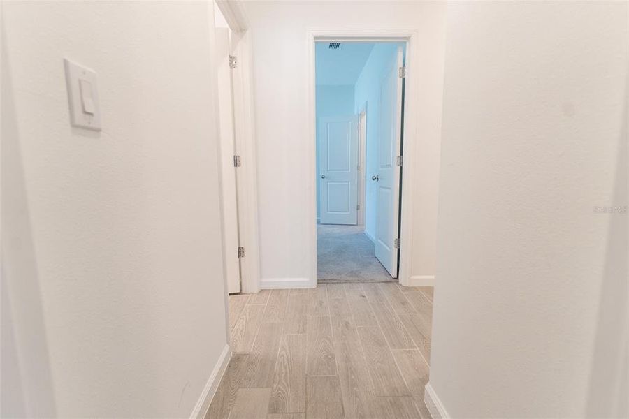 Spacious, unfurnished interior of a new home in , Ocala (Image 31).