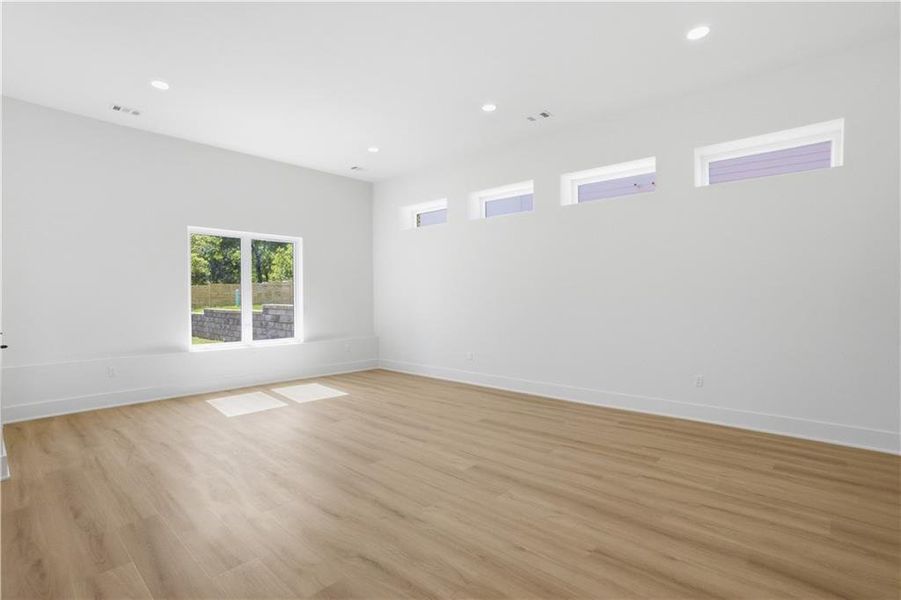 Spacious, unfurnished interior of a new home in , Duluth (Image 92).