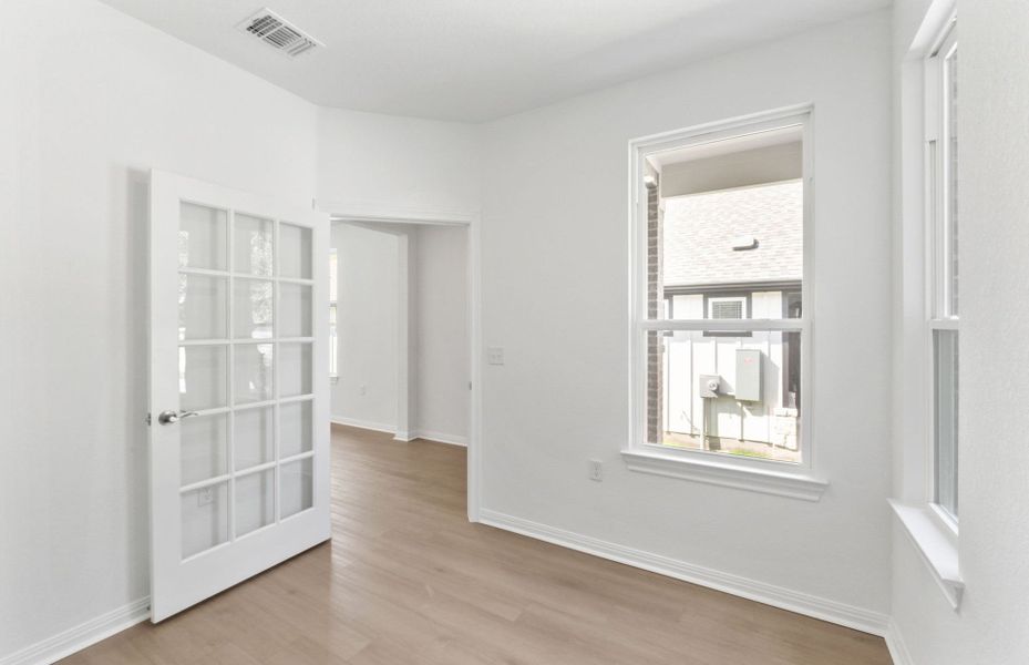 Spacious, unfurnished interior of a new home in Sun City Texas, Georgetown (Image 29). Spacious, unfurnished interior of a new home in Sun City Texas, Georgetown (Image 29).