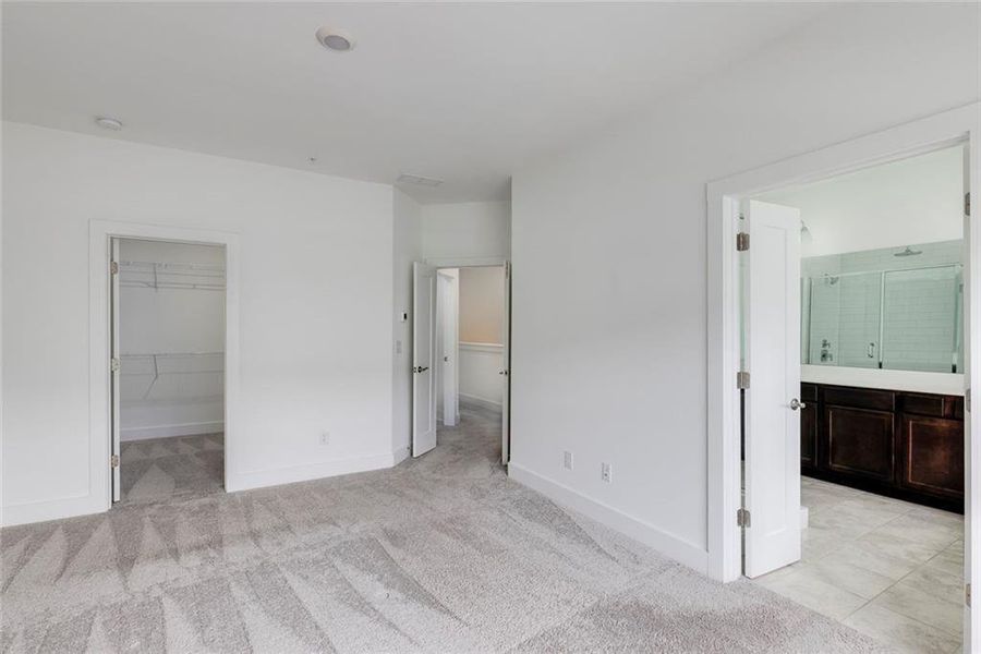 Spacious, unfurnished interior of a new home in Ashbury, Roswell (Image 26).