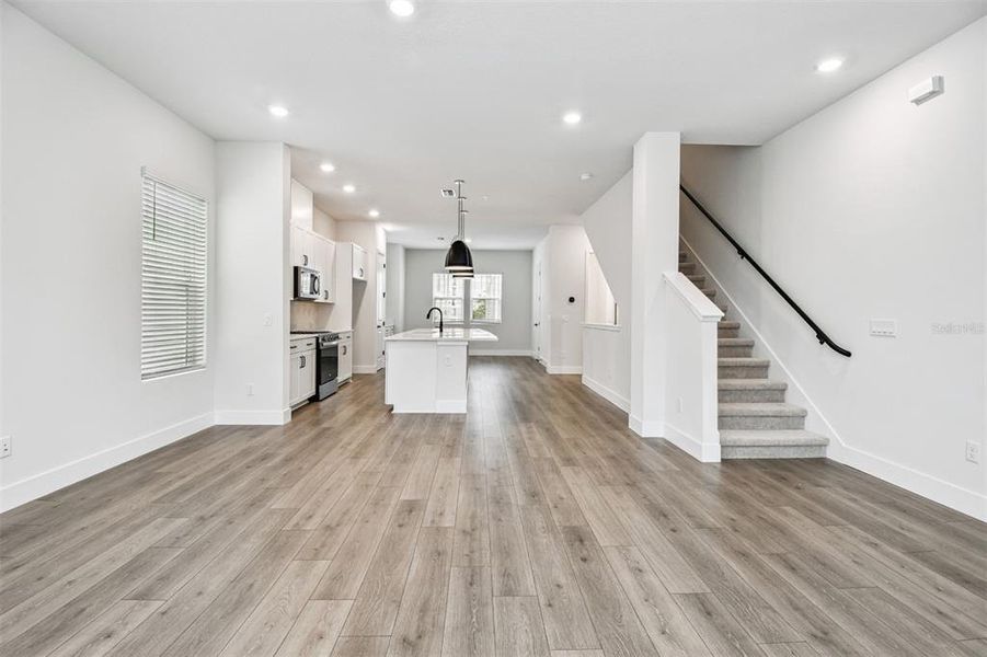 Spacious, unfurnished interior of a new home in Towns at Union, St. Petersburg (Image 26). Spacious, unfurnished interior of a new home in Towns at Union, St. Petersburg (Image 26).