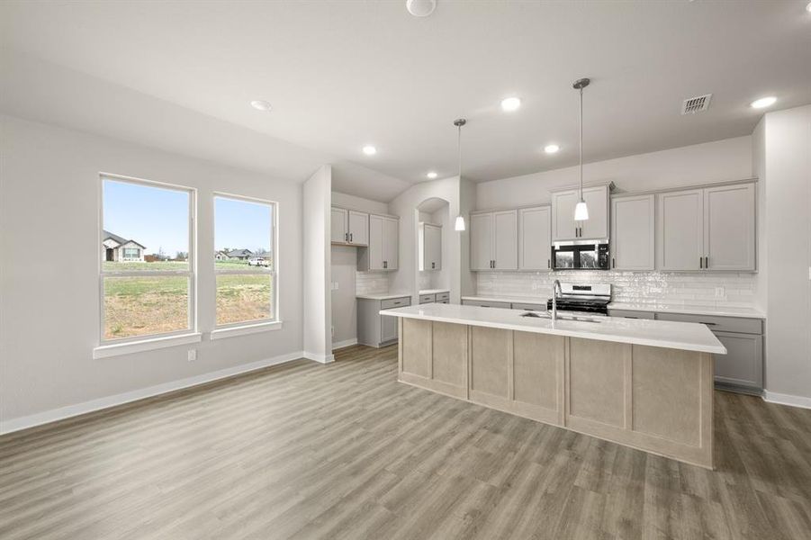 409 Rivers Edge- DIning-1